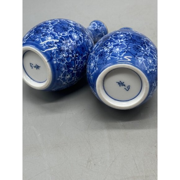 Pair Of Blue Floral Porcelain Vases With White Accents 4.5" Tall Pre-owned READ - Picture 6 of 6